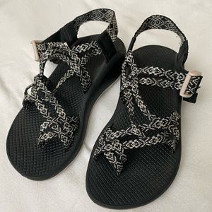 Women’s chacos!